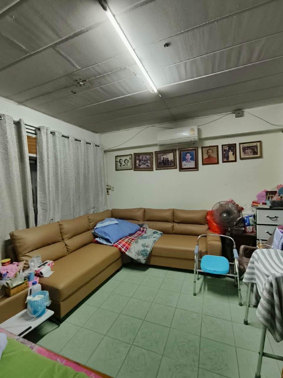 ขายอาคารพาณิชย์ 3 ชั้นครึ่ง (2 คูหาติดกัน) ใกล้ตลาดคลอง16 ตำบลดอนฉิมพลี อำเภอบางน้ำเปรี้ยว จังหวัดฉะเชิงเทรา